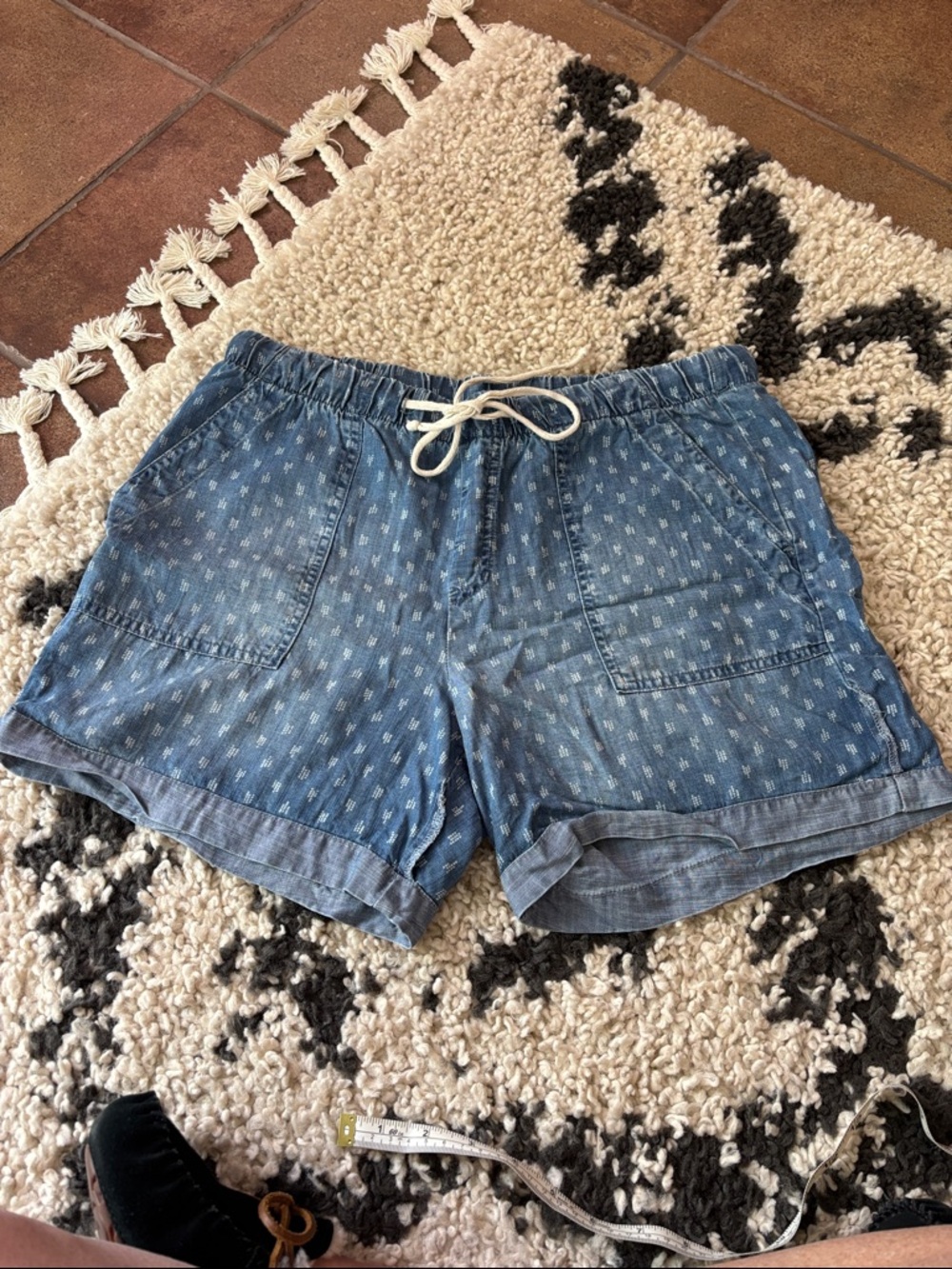 Cloth and stone Women's Blue Drawstring Denim Shorts